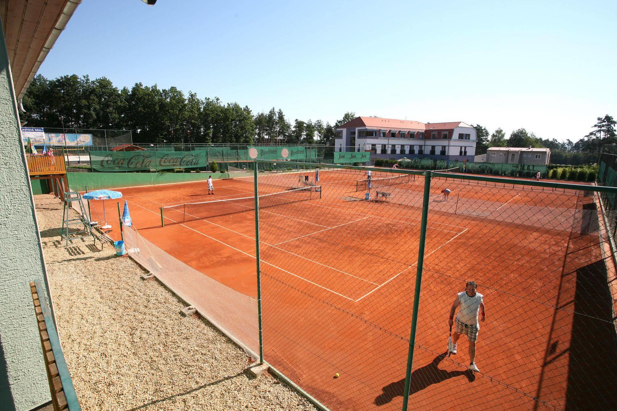 Hotel Sport Zruc エクステリア 写真