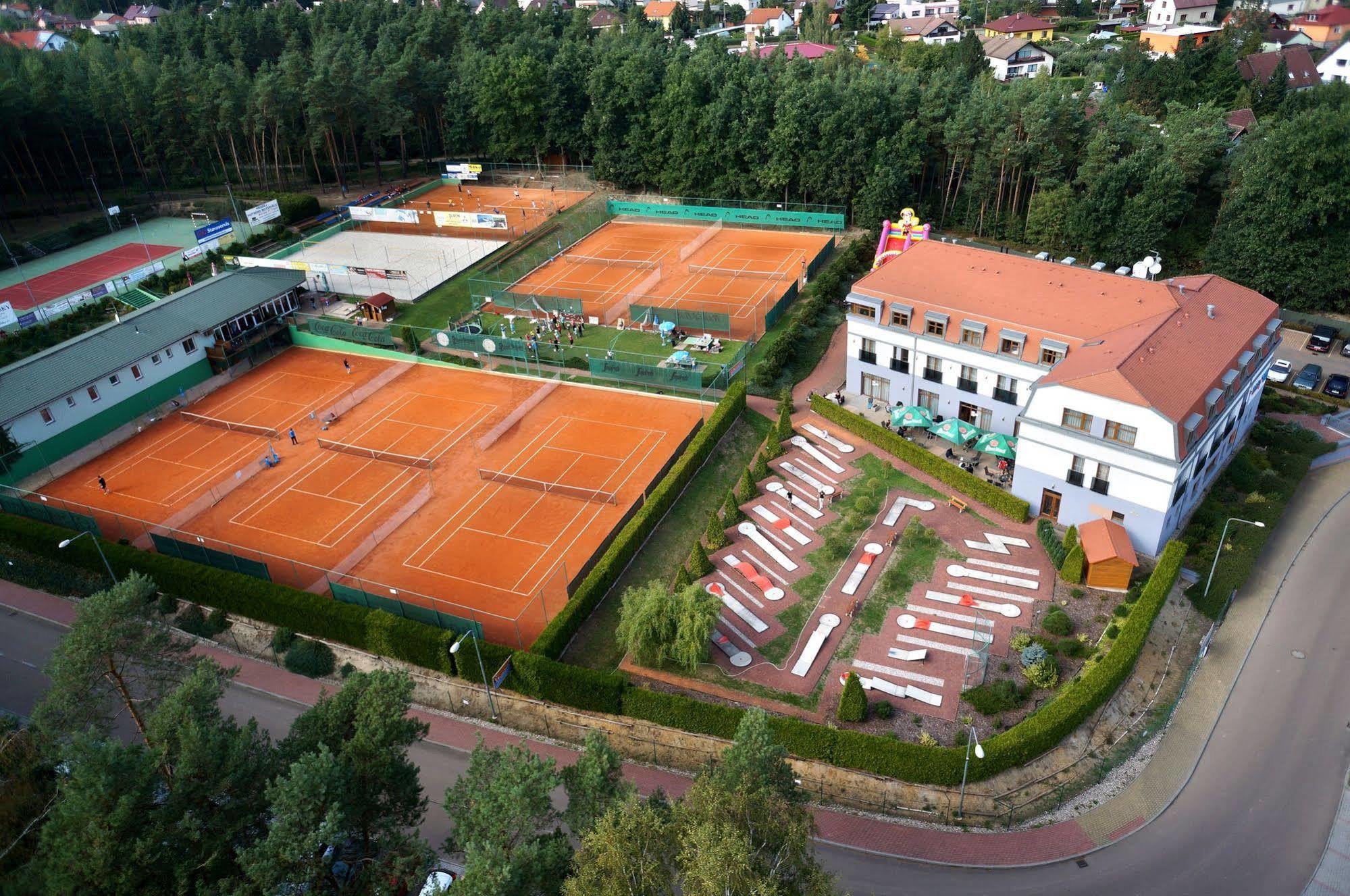 Hotel Sport Zruc エクステリア 写真